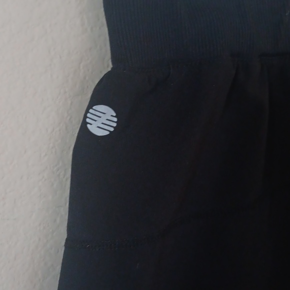 Z BY Zella Shorts Size Medium - Picture 7 of 7